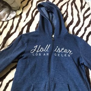 Hollister sweater (small)